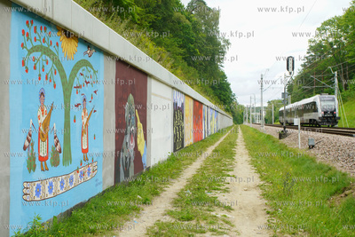 Gdańsk, Jasień. Nz. Antywojenna galeria murali. 18.07.2022...