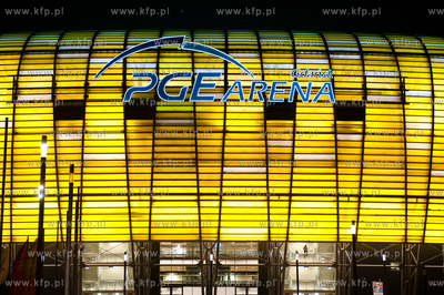 Gdansk. PGE Arena. Podswietlona fasada stadionu. 05.11.2011...