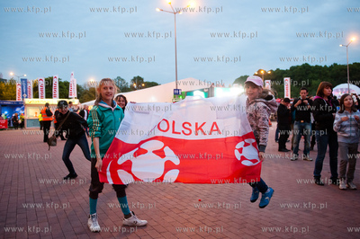 Gdansk. Otwarta dla publicznosci Strefa Kibica na Placu...