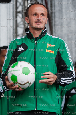 Gdansk. Scena na Targu Weglowym. Prezentacja druzyny...