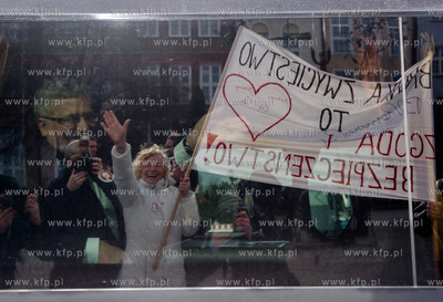 Gdansk. Targ Weglowy. Konferencja Prezydenta Bronislawa...