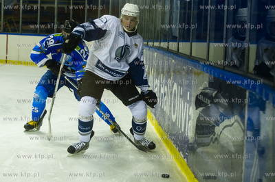 Gdansk. Hala Olivia. Mecz pierwszej ligi hokeja MH...