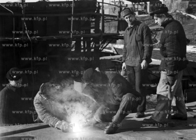 Spawacze w stoczni gdańskiej.
03.1967
0000561z_marzec1967
Fot....