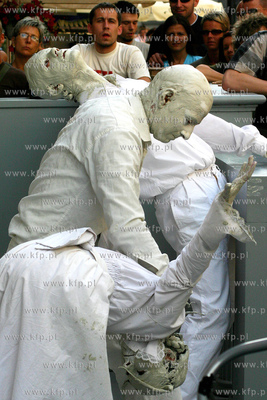 X Miedzynarodowy Festiwal Teatrow Plenerowych i Ulicznych...