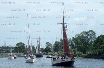 Gdansk. Baltic Sail. Parada jachtow po Motlawie.
Nz....