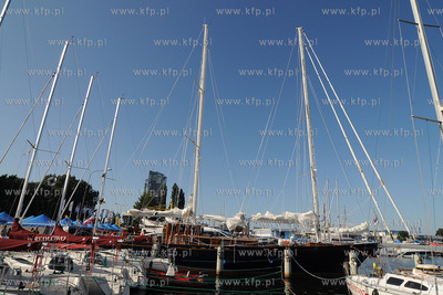 Przystan Jachtowa Marina Gdynia. IV Targi Sportow Wodnych...