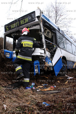 Ok. godz. 9 na wysokosci Kolibek Volkswagen T4 jadacy...