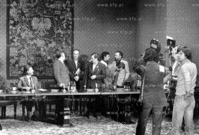 Pierwsze spotkanie delegacji Solidarnosci w Urzedzie...