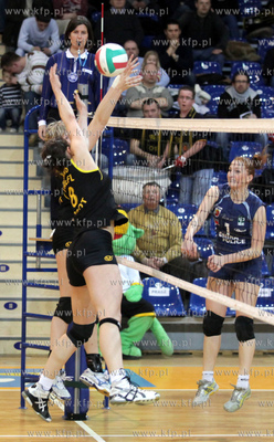 Sopot  Hala 100 lecia. Mecz play off pomiedzy siatkarkami...