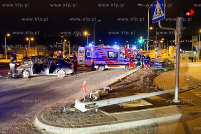 Grozny wypadek na skrzyzowaniu Kartuskiej, Lostowickiej...