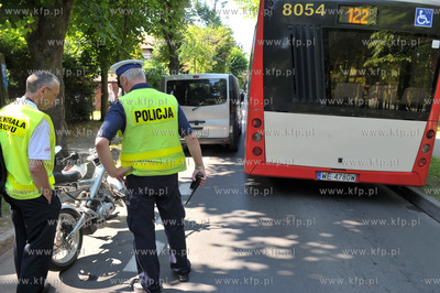 Sopot ulica Powstancow Warszawy. Niewlasciwie zaparkowany...