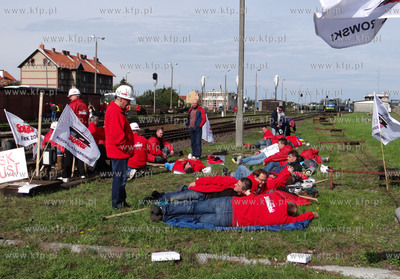 Braniewo. Grupa gornikow ze Slaska zablokowala pociagi...