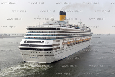 Przy Nabrzezu Francuskim w gdynskim porcie cumowal...