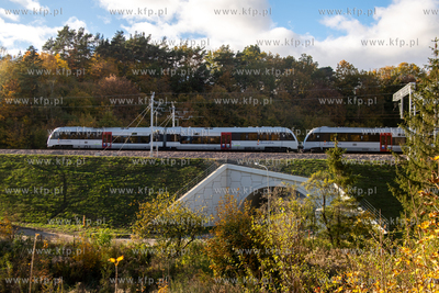 Przepust kolejowy pod trasą Pomorskiej Kolei Metropolitalnej...