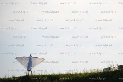 XIII edycja Festiwalu Teatrow Ulicznych FETA. Parada...