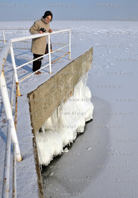 Niska temperatura spowodowala zamarzniecie Zatoki Gdanskiej....