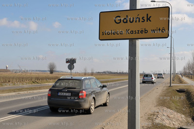 Tablica przy wjezdzie do Gdanska na ul. Nowatorow....