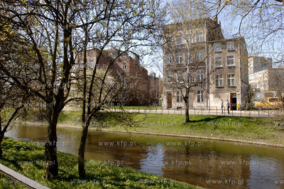 Gdansk. Kanal Raduni i ul. Rybaki Gorne. 21.04.2008...