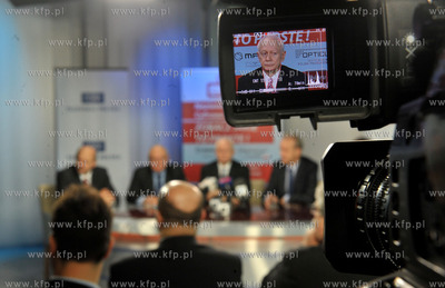 W gdanskim Osrodku Telewizji Polskiej nastapilo uroczyste...