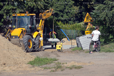 Wies Sulmin na Kaszubach w gmienie Zukowo. Budowa wiejskiej...