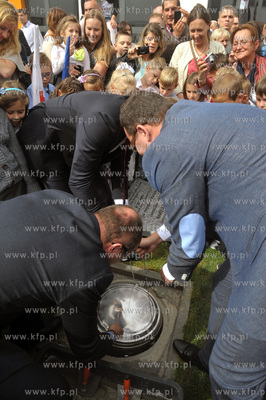 Otwarcie Pozytywnej Szkoly Podstawowej przy ul. Azaliowej...
