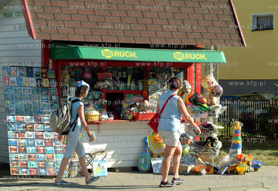 Kiosk Ruchu i sklepik z pamiatkami w Chmielnie na Kaszubach....