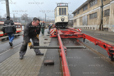 Gdansk - Zajezdnia Tramwajowa Wrzeszcz. Rozladunek...