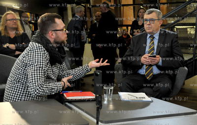 Arena Idei debata w bibliotece Europejskiego Centrum...