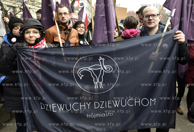 Pikieta opozycji przed biurami posłów PiS na Targu...