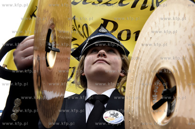 XIX Światowy Zjazd Kaszubów odbył się w Rumi. Przemarsz...
