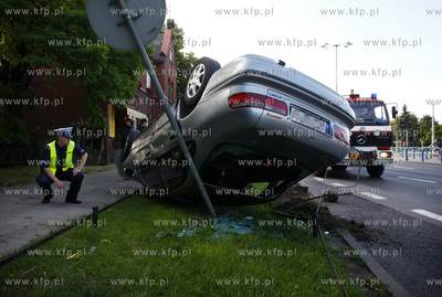 Gdansk. Wypadek Hondy Accord i Citroena Ax na skrzyzowaniu...
