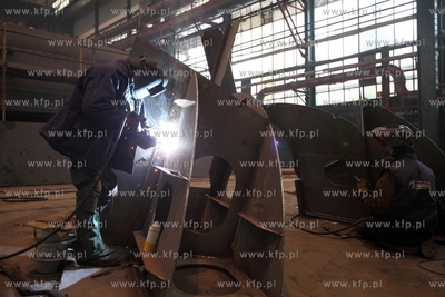 Stocznia Remontowa Nauta S.A. buduje statki w hali...