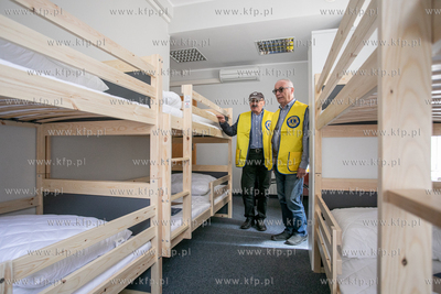 Przekazanie łóżek na wyposażenie zbiorowego punktu...