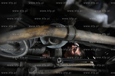 Pokaz mycia autobusow w zajezdni ZKM przy Al. Gen....