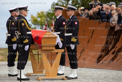 Gdynia, Cmentarz Marynarki Wojennej.  Uroczysty pogrzeb...