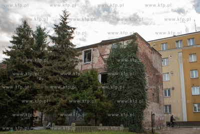 Gdańsk, Wrzeszcz, ul. K.Leczkowa. Nz. Budynek do wyburzenia...