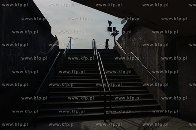 Gdańsk puste miasto. Wyjscie z tunelu pod ul. Okopową...