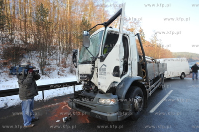 Karambol na trojmiejskiej obwodnicy na wysokosci zjazdu...