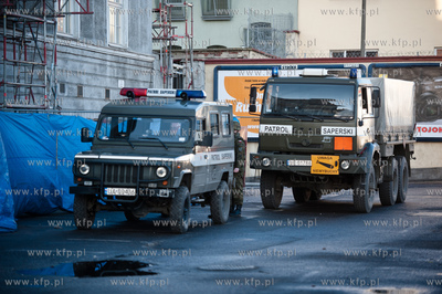 Gdansk. Saperzy wywoza pocisk mozdziezowy znaleziony...