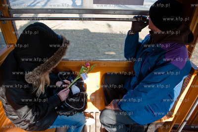 Gdansk. Dzien kobiet w zabytkowym tramwaju 105 N z...
