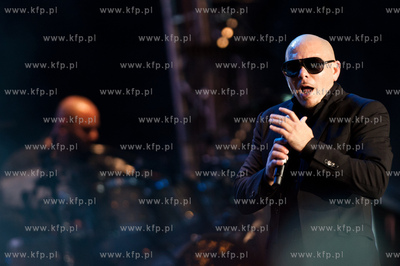 Gdansk. Otwarta dla publicznosci Strefa Kibica na Placu...