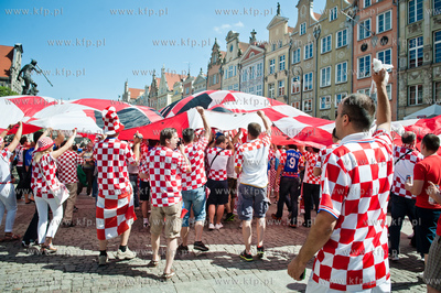 Gdansk. Dlugi Targ. Chorwaccy kibice przed meczem Mistrzostw...