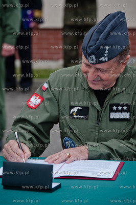 22 Baza Lotnictwa Taktycznego w Malborku. Uroczystosc...