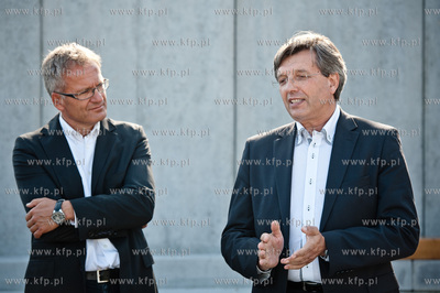 Gdansk. Konferencja prasowa orazz uroczyste zawieszenie...