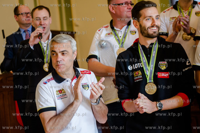 Gdansk. Sala Obrad Rady Miasta. Wizyta zespolu siatkarzy...