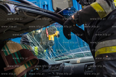 Gdansk. Cwiczenia Strazy Pozarnej na nowo budowanym...