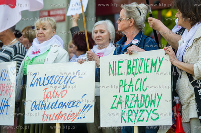 Gdansk. Urzad Marszalkowski. Pikieta przeciwko prywatyzacji...