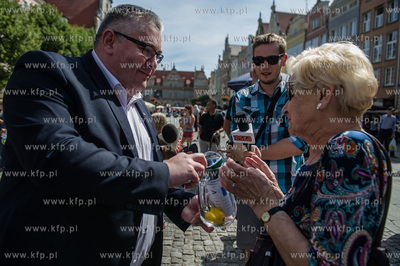 Gdansk. Dlugi Targ. Akcja pt. Szanowna Pani, Szanowny...