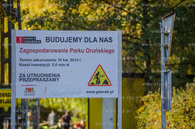 Gdansk. Jesienne, sloneczne przedpoludnie w Parku Orunskim.
Nz...