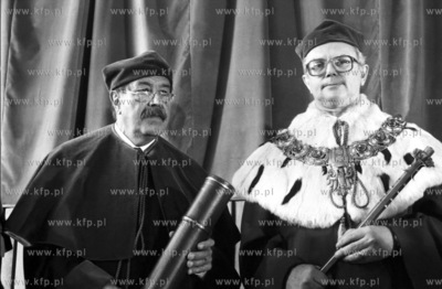 Gunter Grass otrzymuje doktorat Honoris Causa Uniwersytetu...